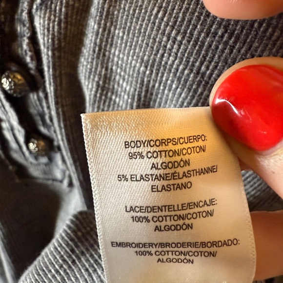 LUCKY BRAND Women's Gray EMBROIDERED -Trimmed Top Waffle knit 95% Cotton Sz XS - Picture 9 of 9